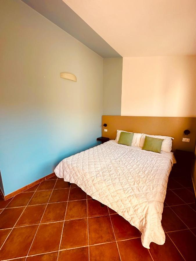 Rocce Rosse Sardinia Aparthotel Isola Rossa Exteriör bild